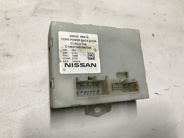 ЭБУ открытия крышки багажника/двери 3-й (5-й) 284G04BA1A NISSAN