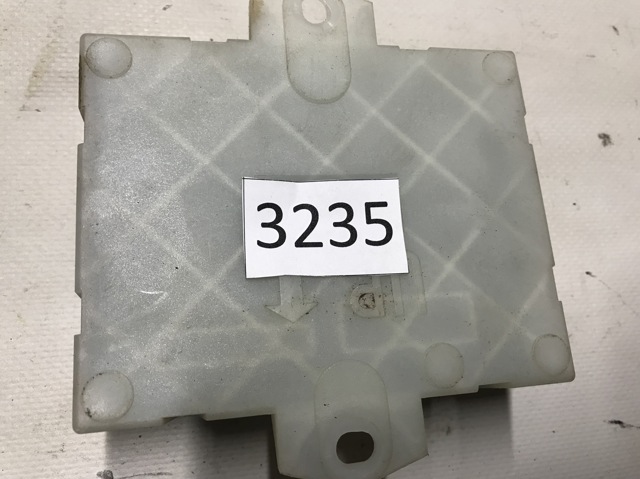 NISSAN 284G04BA1A Модуль управления (ЭБУ) открытия крышки багажника (двери 3/5-й задней) в наличии Ровно