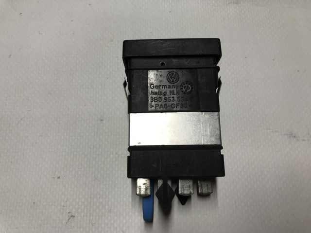 VAG 3B0963564D в наличии Черновцы