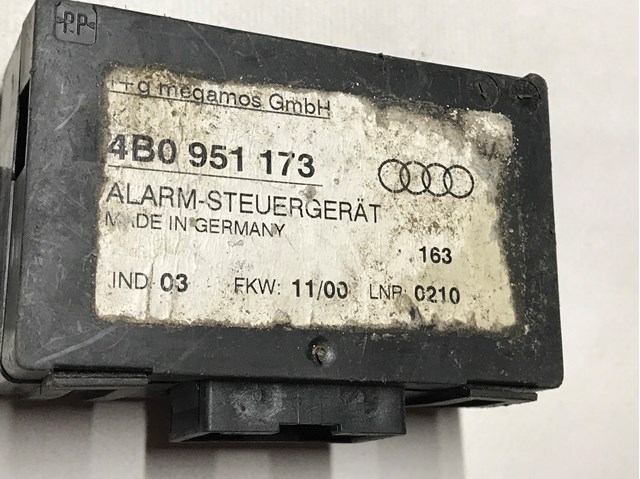 4B0951173 VAG Блок управления сигнализатора движения купить в Полтава
