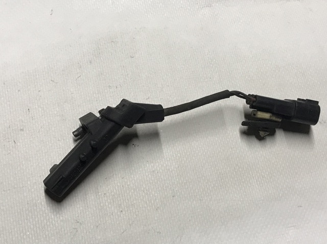 Датчик оборотов коленвала 4R8Q6C315AE LAND ROVER