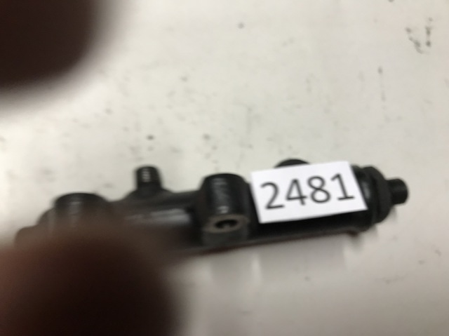 4R8Q9C066AE LAND ROVER Датчик давления топлива купить в Украина