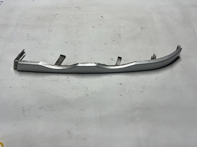 BMW 51138208481 Уплотнитель фары левой в наличии Ужгород