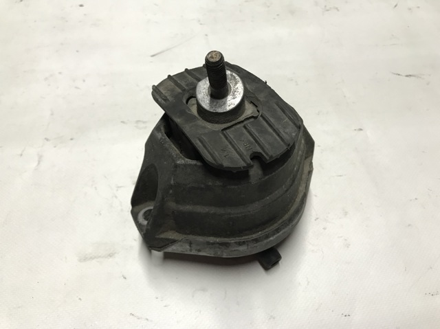 Левая подушка двигателя 6770725 BMW