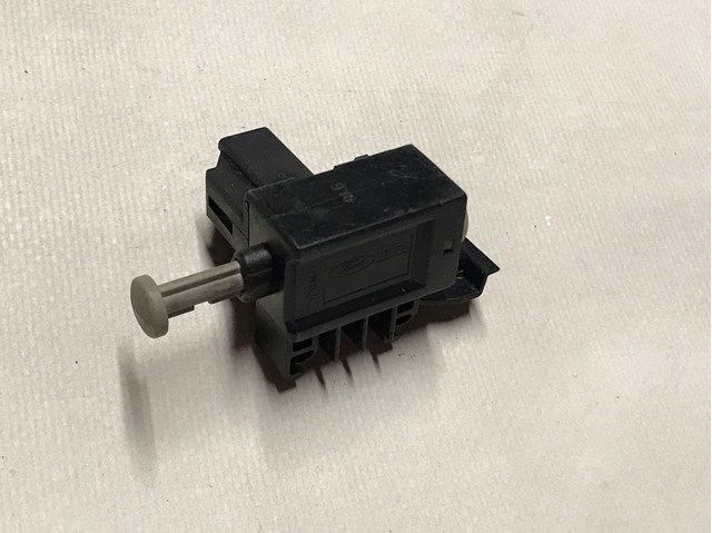 Датчик включения сцепления 6G9T11A152AA FORD