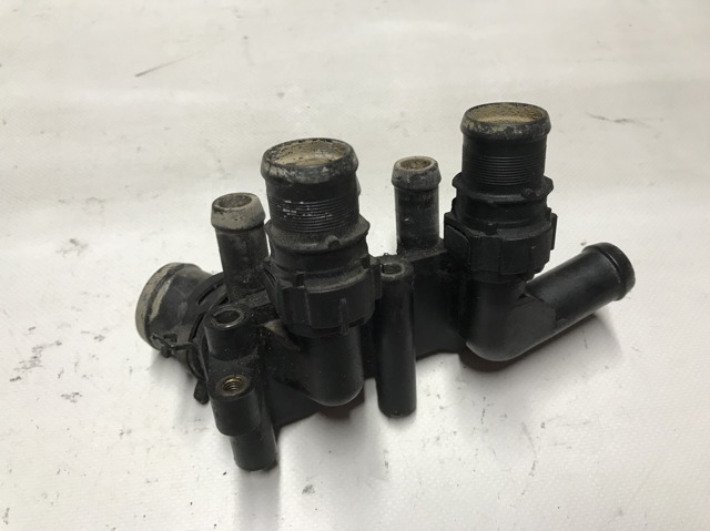 6H4Q121144CC LAND ROVER Патрубок системы охлаждения купить в Киев