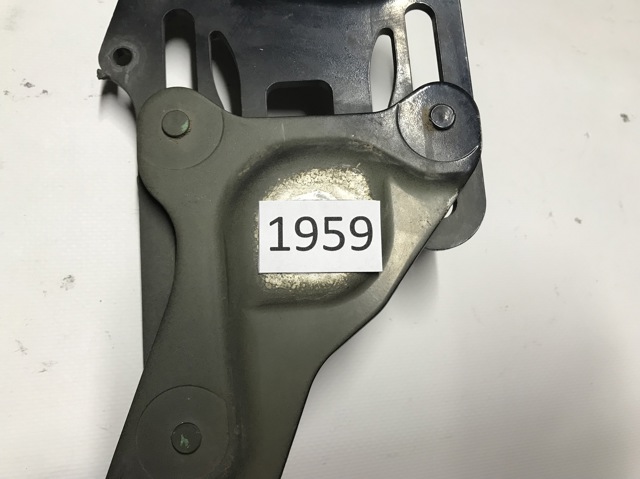 7148348 BMW Петля капота правая купить в Запорожье