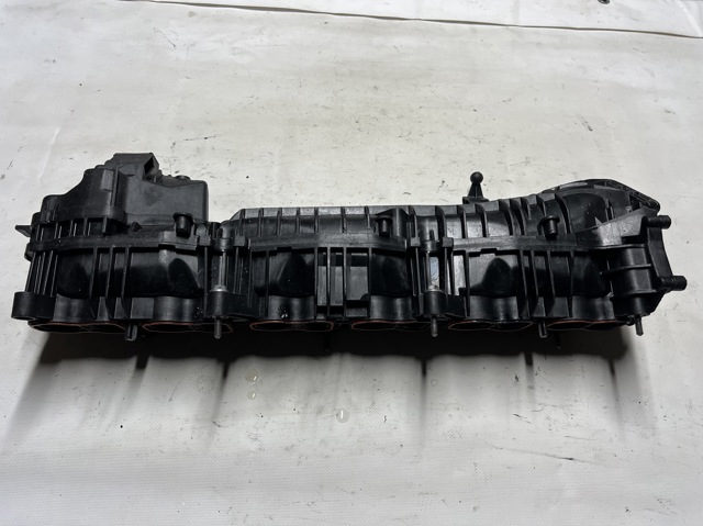 BMW 7811909 Коллектор впускной в наличии Кривой Рог