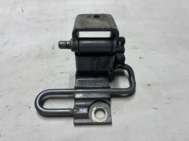 Завеса двери передней левой 7L0831411 VAG