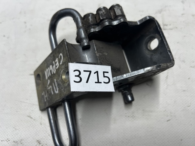 7L0831411 Петля двери передней левой купить Киев