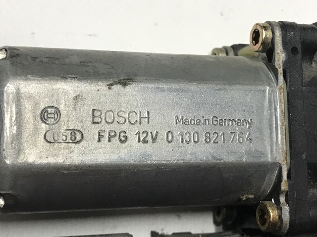 7L0959794 Мотор стеклоподъемника двери задней правой купить Черкассы