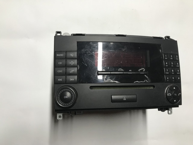 Магнитола (радио AM/FM) A1698207589 MERCEDES