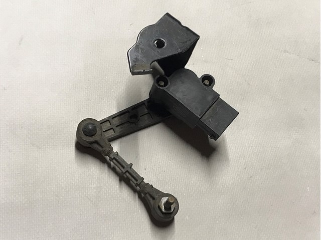 Датчик уровня кузова, передний CPLA3D026AA LAND ROVER