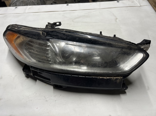 Фара правая DS7313W029CD FORD