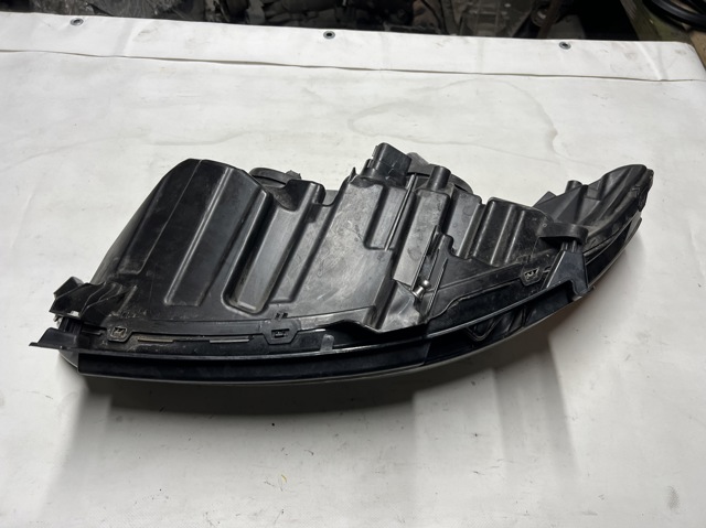 DS7313W029CD FORD Правая фара купить в Черновцы