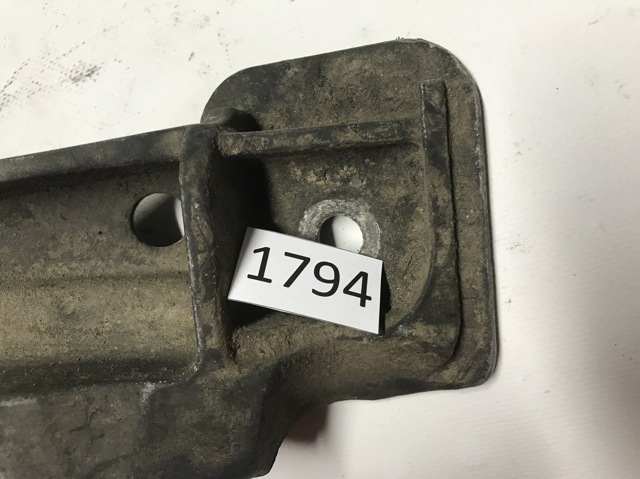 LAND ROVER KKU500580 Кронштейн подушки (опоры) двигателя левой в наличии Киев