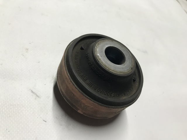 Подушка рамы (крепления кузова) KVF500161 LAND ROVER