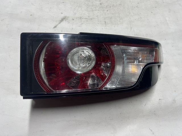 Правый стоп LR025146 LAND ROVER