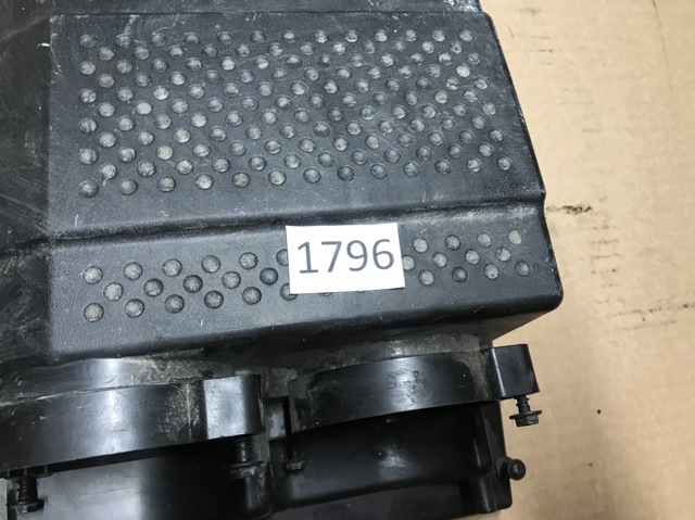 LAND ROVER PHB500182 Корпус воздушного фильтра в наличии Украина