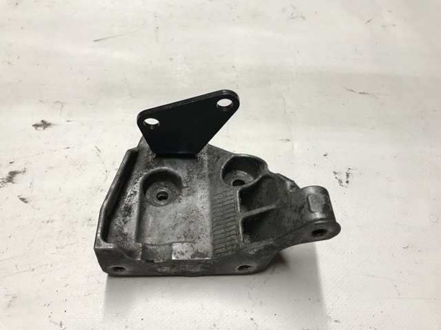 QVU500340 LAND ROVER Кронштейн насоса ГУР купить в Житомир