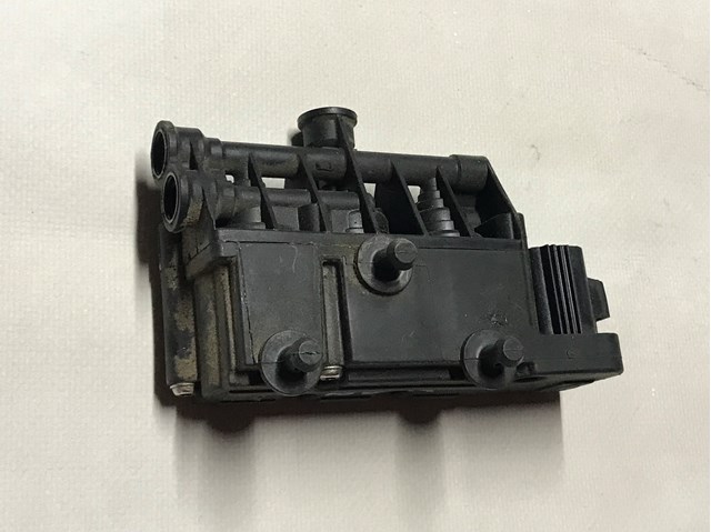 Блок клапанов регулируемой подвески, задний RVH500050 LAND ROVER