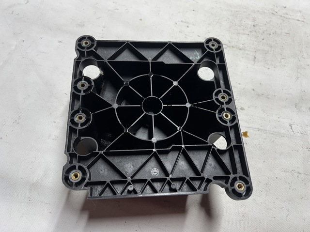 UFN500020 LAND ROVER купить в Черновцы