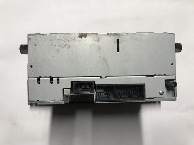 LAND ROVER VUX500340 Магнитола (радио AM/FM) в наличии Ужгород