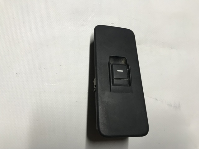 Кнопка подъемника переднего правого стекла YUD501070PVJ LAND ROVER
