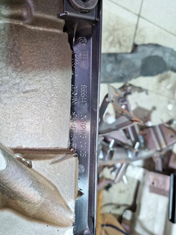 BMW 8656447 Крышка двигателя в наличии Ирпень