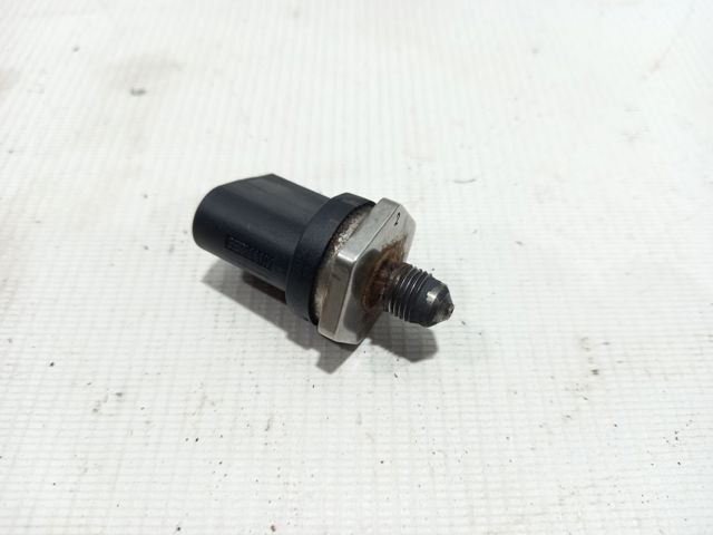 Датчик давления топлива 06D906051C VAG
