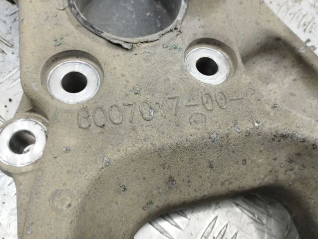 Кулак поворотный передний левый 101318400C TESLA