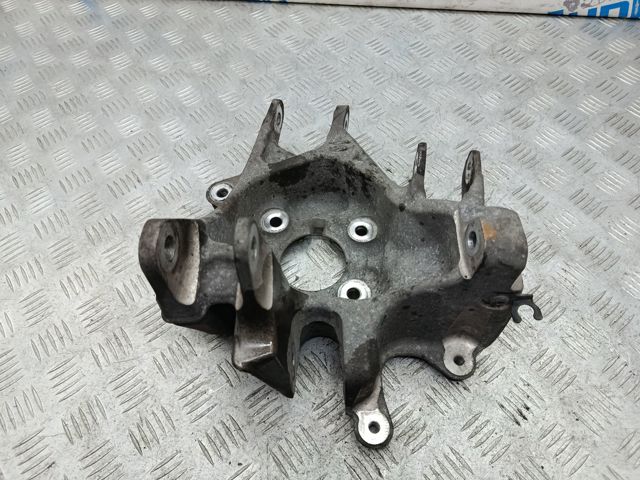 Цапфа поворотная правая 102741600D TESLA