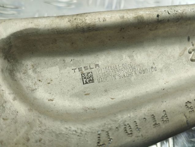 TESLA 104434100C Рычаг передней подвески нижний левый/правый в наличии Львов