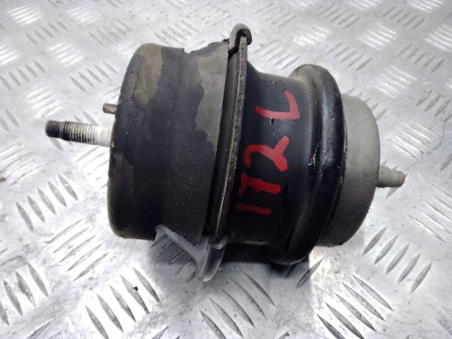 Подушка (опора) двигателя, левая 112201CB0A NISSAN