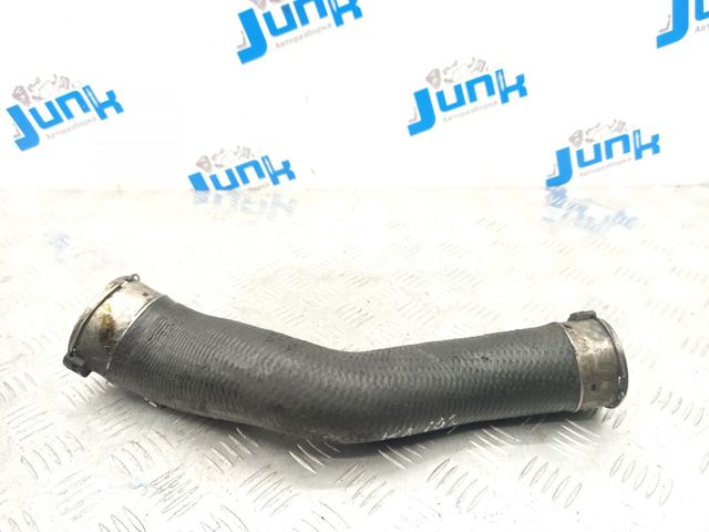 Шланг/патрубок интеркуллера 13718672108 BMW