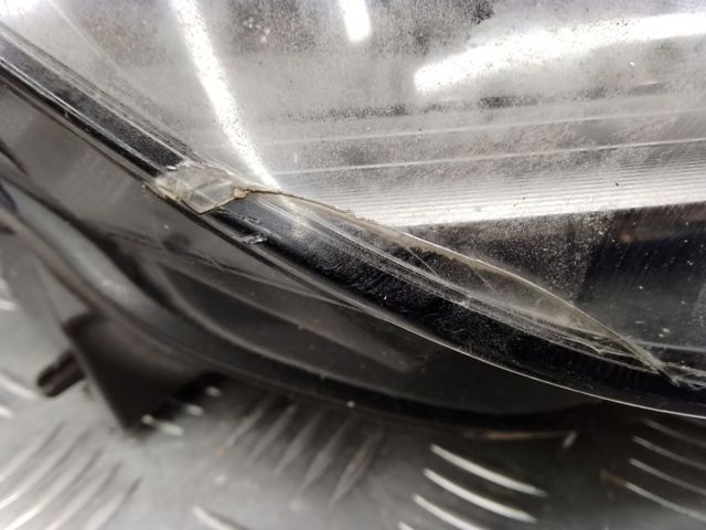 Вставка фары правой 151495300C TESLA