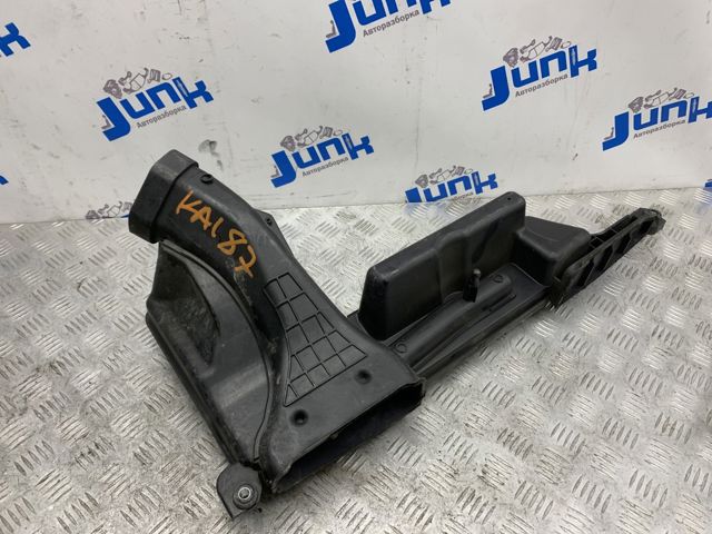 Воздухозаборник 165543JA0A NISSAN