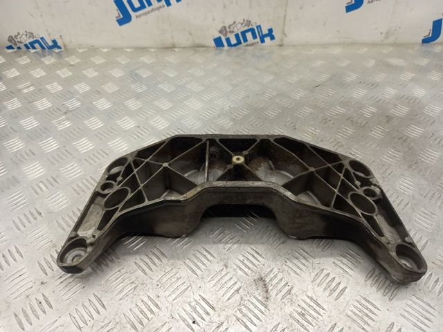 Кронштейн КПП 22326775907 BMW