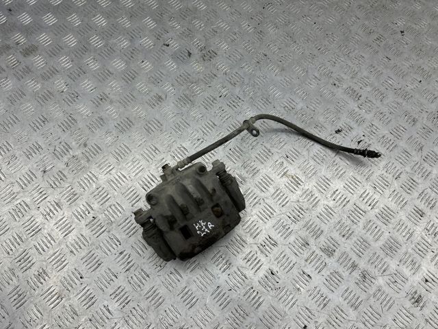 Суппорт тормозной, передний, правый 26292SC001 SUBARU