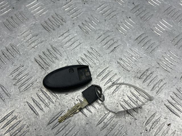 285E35AA5C NISSAN купить в Павлоград