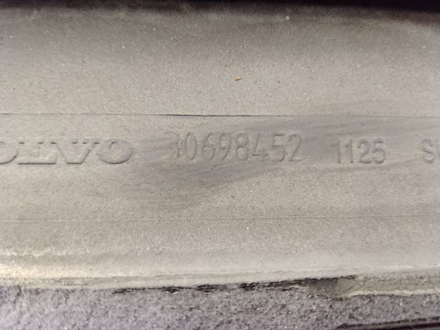 30698452 VOLVO Молдинг двери передней правой нижний купить в Павлоград