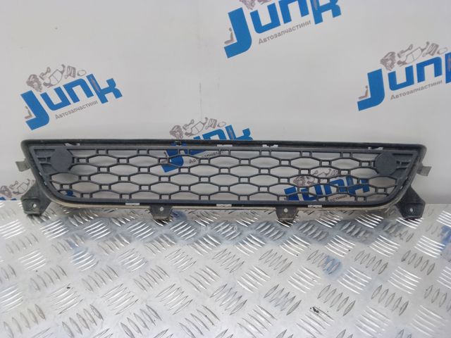 VOLVO 30763423 Решетка радиатора в наличии Киев