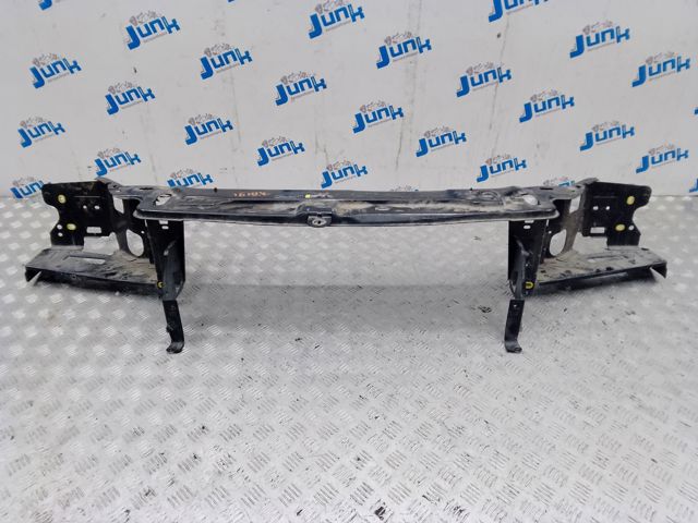 VOLVO 30796864 Верхняя рамка радиатора в наличии Харьков