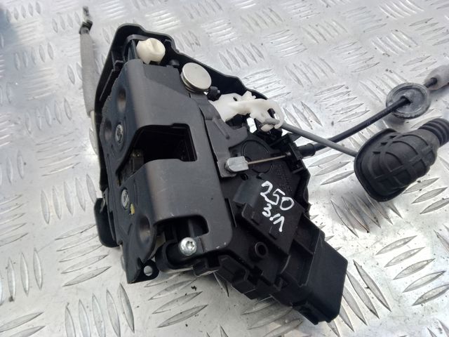 VOLVO 30799324 Замок двери задней левой в наличии Черкассы