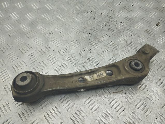 Правый рычаг передней нижней подвески 31126777740 BMW