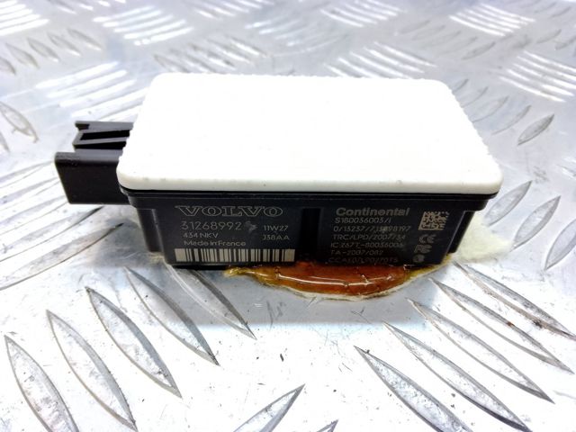 Блок управления центральным замком 31268992 VOLVO