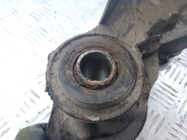 Цапфа поворотного кулака 31277991 VOLVO