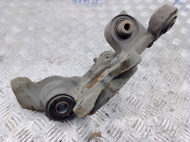 Цапфа поворотного кулака 31277992 VOLVO