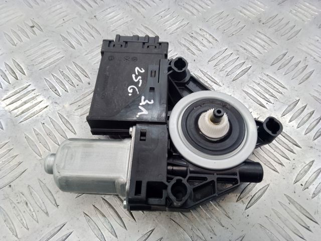 Моторчик стеклоподъемника двери задней, левой 31349758 VOLVO