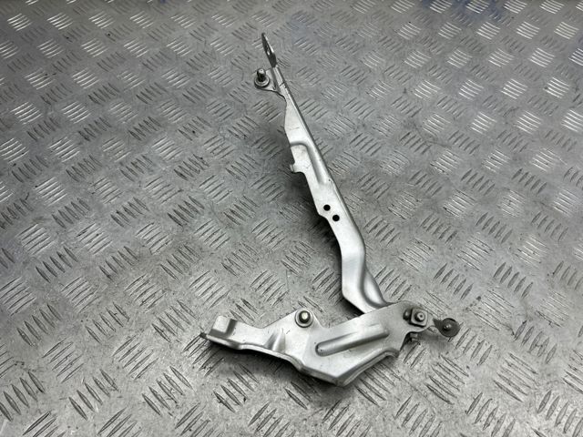 Левая петля капота 31385810 VOLVO